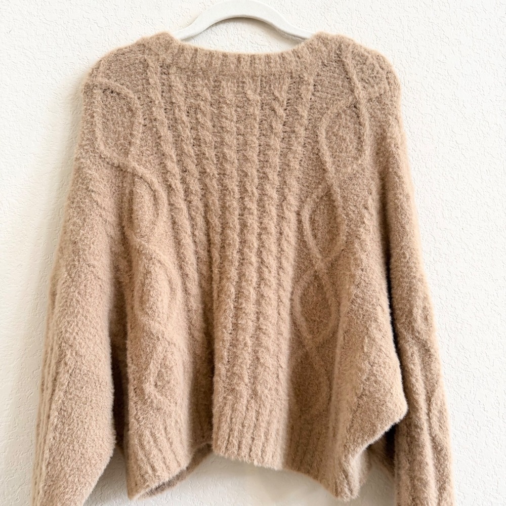 Aerie‎ Tan Cable Knit Cropped Oversized Sweater Soft Fuzzy Sz L Cozy Loungewear - Picture 9 of 10